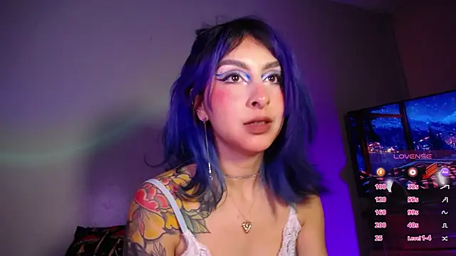 Snapshot of Cinamoonn chatting on January 2025 07:58:02 PM Cinamoonn online show from January 2025 07:58:02 PM