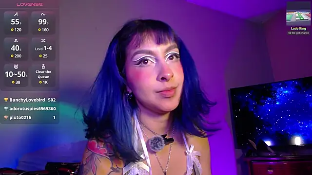 Snapshot of Cinamoonn chatting on January 2025 08:56:01 PM Cinamoonn online show from January 2025 08:56:01 PM