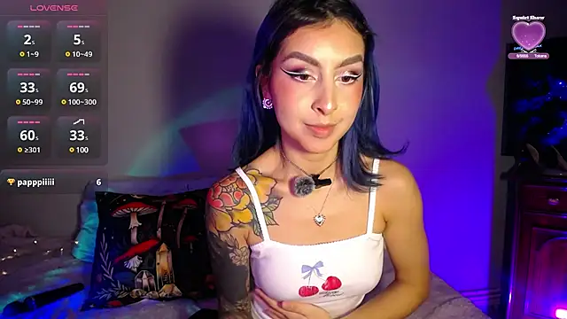 Snapshot of Cinamoonn chatting on January 2025 04:35:01 PM Cinamoonn online show from January 2025 04:35:01 PM