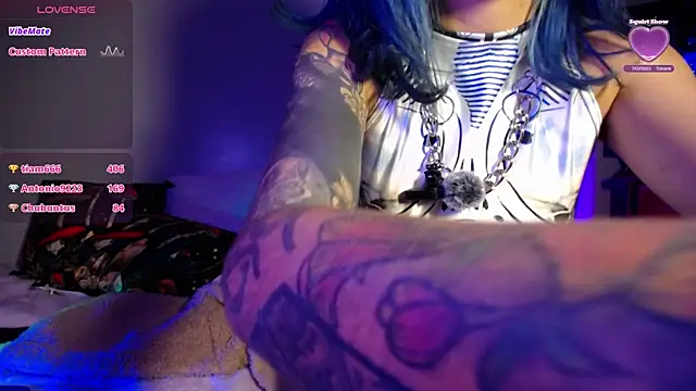 Snapshot of Cinamoonn chatting on January 2025 11:39:02 PM Cinamoonn online show from January 2025 11:39:02 PM