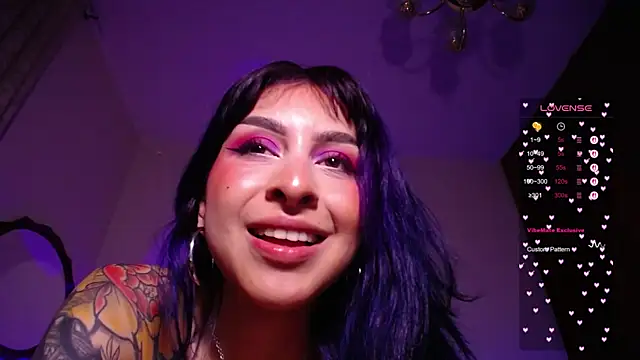 Snapshot of Cinamoonn chatting on March 2025 10:48:01 PM Cinamoonn online show from March 2025 10:48:01 PM