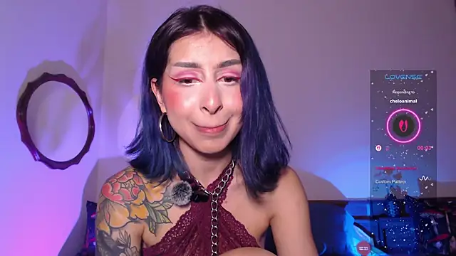 Snapshot of Cinamoonn chatting on March 2025 01:02:02 AM Cinamoonn online show from March 2025 01:02:02 AM