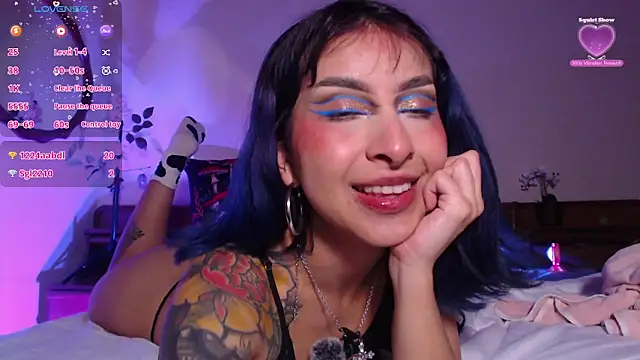 Snapshot of Cinamoonn chatting on March 2025 02:16:01 AM Cinamoonn online show from March 2025 02:16:01 AM