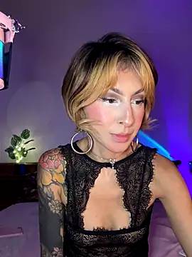 Snapshot of Cinamoonn chatting on September 2025 08:34:02 PM Cinamoonn online show from September 2025 08:34:02 PM