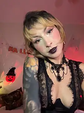 Snapshot of Cinamoonn chatting on October 2025 08:31:02 PM Cinamoonn online show from October 2025 08:31:02 PM