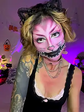 Snapshot of Cinamoonn chatting on October 2025 11:23:01 PM Cinamoonn online show from October 2025 11:23:01 PM