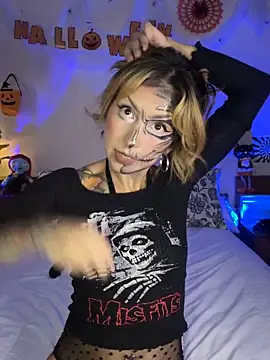 Snapshot of Cinamoonn chatting on October 2025 07:09:02 PM Cinamoonn online show from October 2025 07:09:02 PM