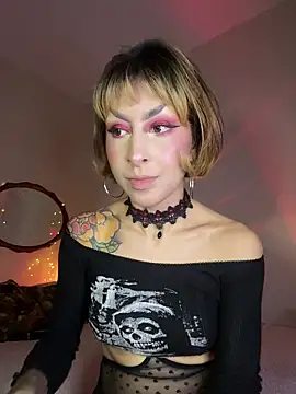 Snapshot of Cinamoonn chatting on November 2025 07:23:02 PM Cinamoonn online show from November 2025 07:23:02 PM