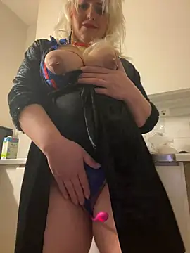 Snapshot of Maria_Texas chatting on January 2025 02:10:02 PM Maria Texas online show from January 2025 02:10:02 PM