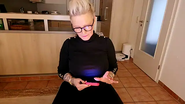 Snapshot of German_Milf chatting on January 2025 02:25:01 PM German Milf online show from January 2025 02:25:01 PM