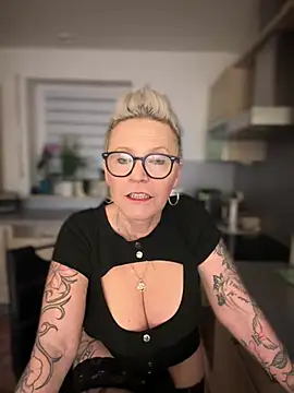 Snapshot of German_Milf chatting on January 2025 01:41:02 PM German Milf online show from January 2025 01:41:02 PM