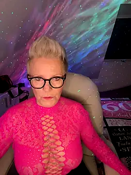 Snapshot of German_Milf chatting on October 2025 01:45:01 PM German Milf online show from October 2025 01:45:01 PM