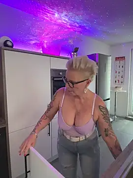 Snapshot of German_Milf chatting on November 2025 02:04:01 PM German Milf online show from November 2025 02:04:01 PM