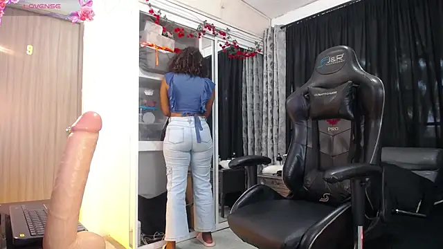 Snapshot of BLACK_ROSSE_1 chatting on January 2025 12:52:01 PM BLACK ROSSE 1 online show from January 2025 12:52:01 PM