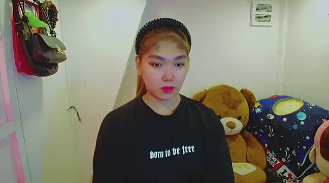 TR4NSCUTI3 online show from February 2025 01:02:01 AM