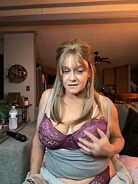 Snapshot of cowgirlc chatting on November 2025 02:47:01 AM cowgirlc online show from November 2025 02:47:01 AM