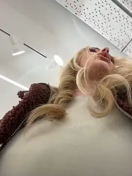 EmaSalis online show from February 2026 09:12:02 AM