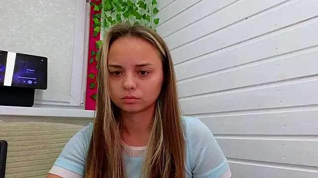 Misss Vikk online show from October 2025 06:43:01 AM