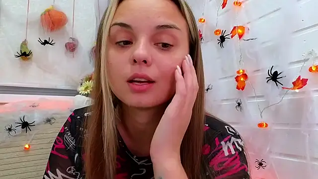 Misss Vikk online show from November 2025 03:14:02 PM