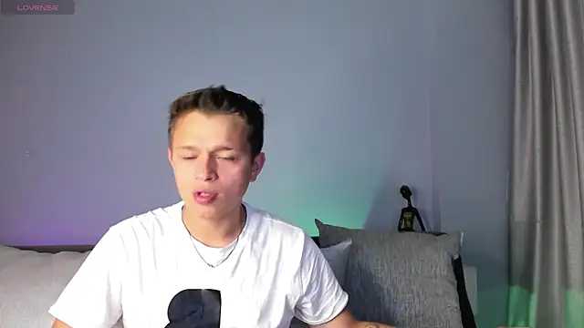 Snapshot of Tim_wolf chatting on February 2025 03:42:01 AM Tim wolf online show from February 2025 03:42:01 AM