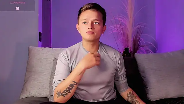 Snapshot of Tim_wolf chatting on March 2025 02:56:02 AM Tim wolf online show from March 2025 02:56:02 AM