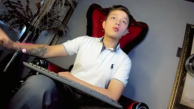 Snapshot of Tim_wolf chatting on September 2025 02:49:01 PM Tim wolf online show from September 2025 02:49:01 PM