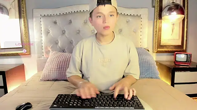 Snapshot of Tim_wolf chatting on September 2025 07:47:01 PM Tim wolf online show from September 2025 07:47:01 PM