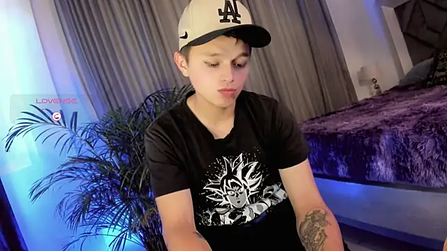 Snapshot of Tim_wolf chatting on September 2025 09:05:01 PM Tim wolf online show from September 2025 09:05:01 PM