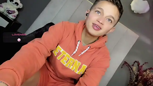 Snapshot of Tim_wolf chatting on October 2025 01:50:01 PM Tim wolf online show from October 2025 01:50:01 PM