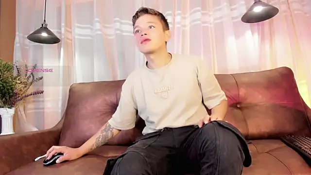 Snapshot of Tim_wolf chatting on October 2025 03:36:01 PM Tim wolf online show from October 2025 03:36:01 PM