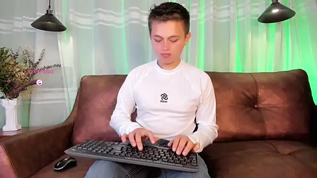 Snapshot of Tim_wolf chatting on October 2025 12:59:01 PM Tim wolf online show from October 2025 12:59:01 PM