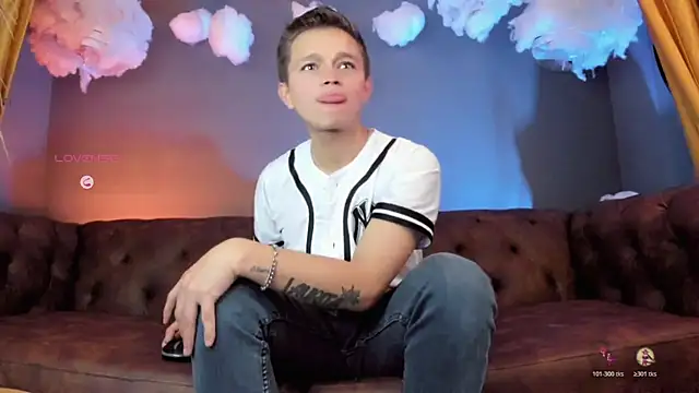 Snapshot of Tim_wolf chatting on October 2025 01:26:02 PM Tim wolf online show from October 2025 01:26:02 PM