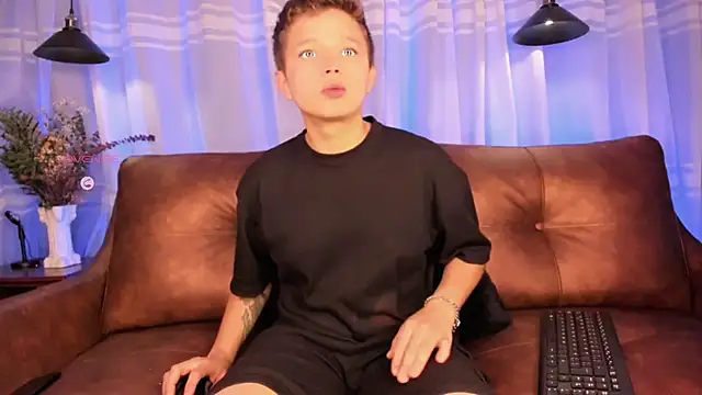 Snapshot of Tim_wolf chatting on October 2025 01:36:03 PM Tim wolf online show from October 2025 01:36:03 PM