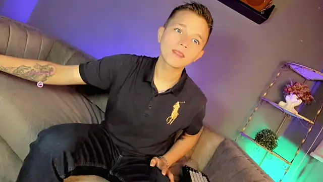 Snapshot of Tim_wolf chatting on November 2025 01:56:02 PM Tim wolf online show from November 2025 01:56:02 PM