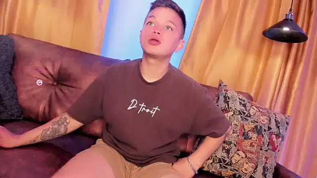 Snapshot of Tim_wolf chatting on November 2025 02:50:02 PM Tim wolf online show from November 2025 02:50:02 PM