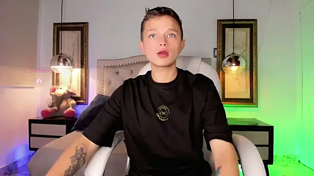 Snapshot of Tim_wolf chatting on November 2025 09:57:01 PM Tim wolf online show from November 2025 09:57:01 PM