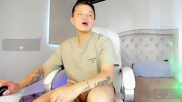 Snapshot of Tim_wolf chatting on November 2025 09:20:01 PM Tim wolf online show from November 2025 09:20:01 PM