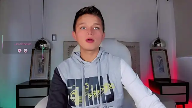 Snapshot of Tim_wolf chatting on November 2025 10:11:02 PM Tim wolf online show from November 2025 10:11:02 PM