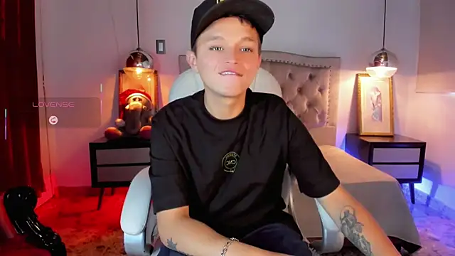 Snapshot of Tim_wolf chatting on November 2025 08:22:01 PM Tim wolf online show from November 2025 08:22:01 PM