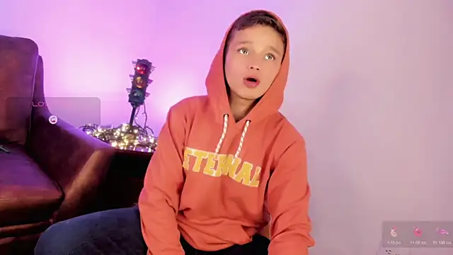 Snapshot of Tim_wolf chatting on December 2025 08:17:01 PM Tim wolf online show from December 2025 08:17:01 PM