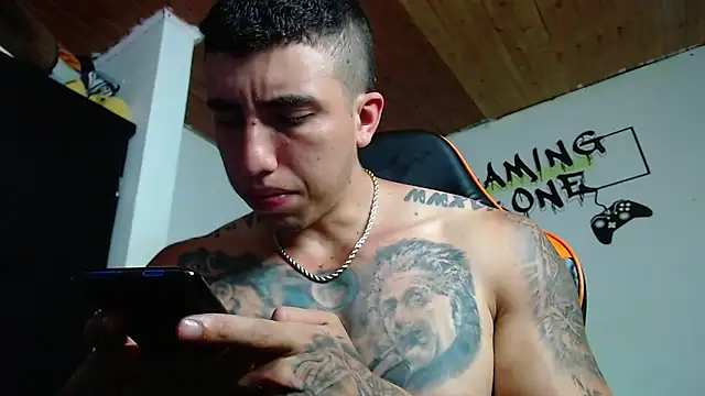 Snapshot of Adam_Hudsond chatting on February 2025 11:58:01 PM Adam Hudsond online show from February 2025 11:58:01 PM