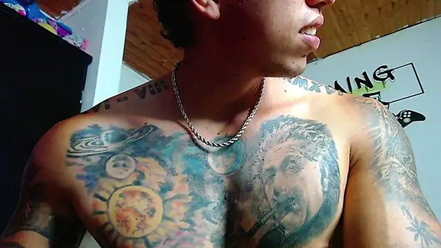 Snapshot of Adam_Hudsond chatting on March 2025 03:02:01 PM Adam Hudsond online show from March 2025 03:02:01 PM