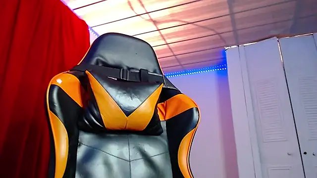 Snapshot of Adam_Hudsond chatting on March 2025 02:46:02 PM Adam Hudsond online show from March 2025 02:46:02 PM