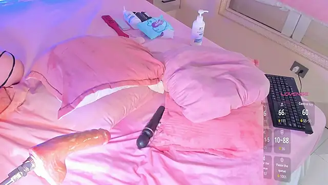 Snapshot of Saekohofman chatting on September 2025 04:10:02 PM Saekohofman online show from September 2025 04:10:02 PM