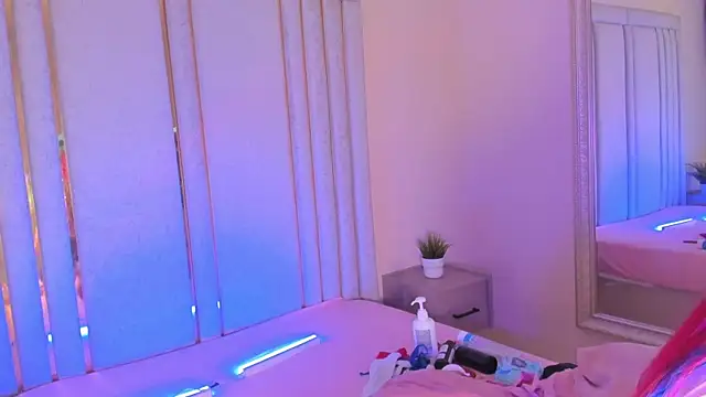 Snapshot of Saekohofman chatting on November 2025 04:15:02 AM Saekohofman online show from November 2025 04:15:02 AM