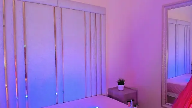 Snapshot of Saekohofman chatting on November 2025 04:22:02 AM Saekohofman online show from November 2025 04:22:02 AM