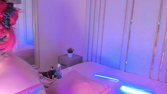 Snapshot of Saekohofman chatting on November 2025 04:06:02 AM Saekohofman online show from November 2025 04:06:02 AM