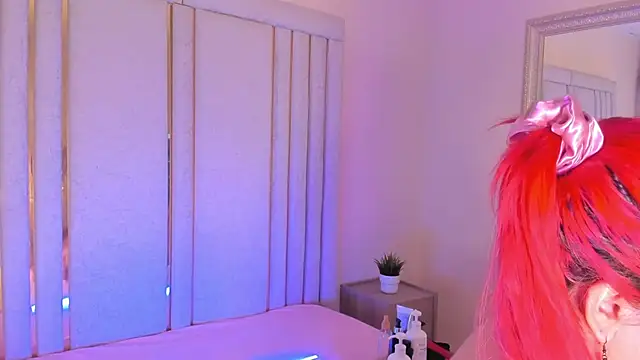 Snapshot of Saekohofman chatting on November 2025 04:12:02 AM Saekohofman online show from November 2025 04:12:02 AM