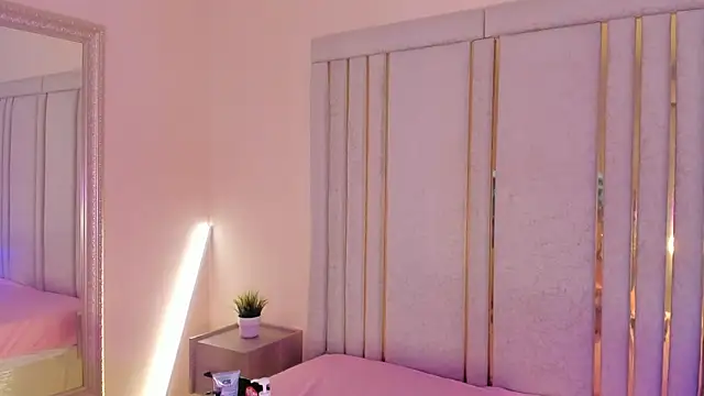 Snapshot of Saekohofman chatting on November 2025 04:16:01 AM Saekohofman online show from November 2025 04:16:01 AM