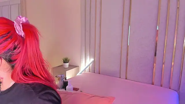 Snapshot of Saekohofman chatting on December 2025 04:06:01 AM Saekohofman online show from December 2025 04:06:01 AM